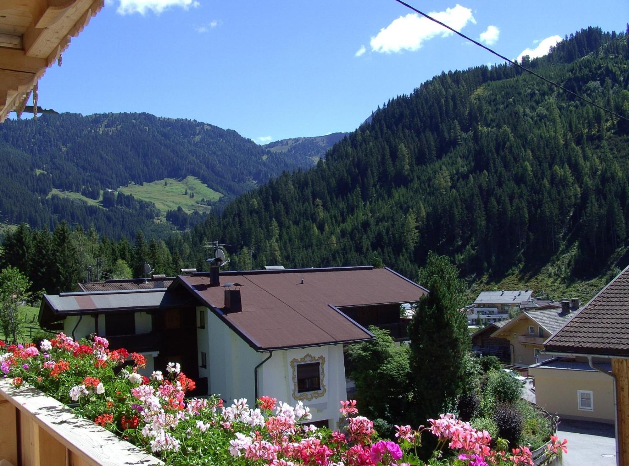 Haus Dorfblick Hotel Gerlos Exterior photo